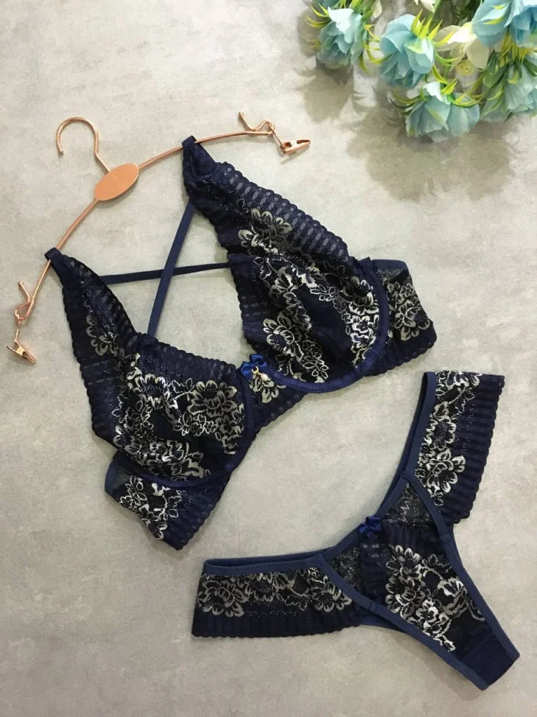 Unpadded Lace Set with Open-detail Briefs · view 7