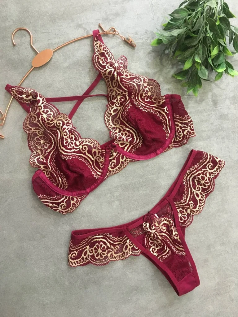 Unpadded Lace Set with Open-detail Briefs · view 9