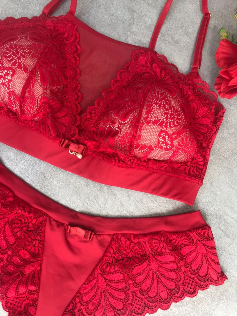 Removable-pad Microfibre and Lace Set · view 11